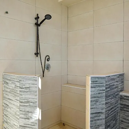 Beautiful In With Jacuzzi Appartamento *