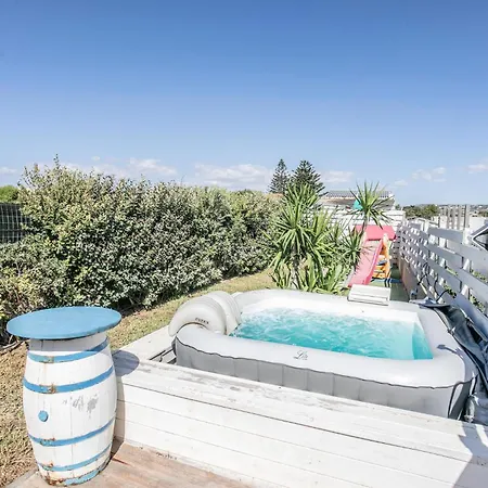 Beautiful In With Jacuzzi *
